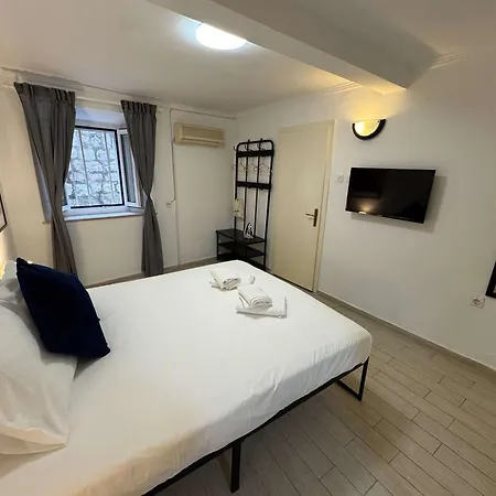 De Spot - Pile Old Town Gate *