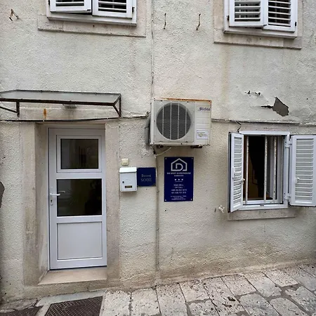 De Spot - Pile Old Town Gate