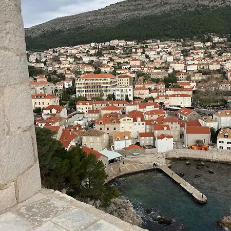 De Spot - Pile Old Town Gate